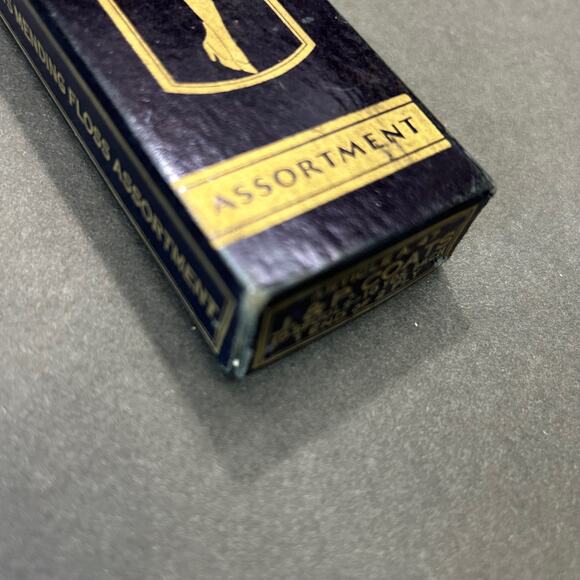 J & P Antique 1940's Mending Floss Assortment A-47 in Original Box - Picture 6 of 9